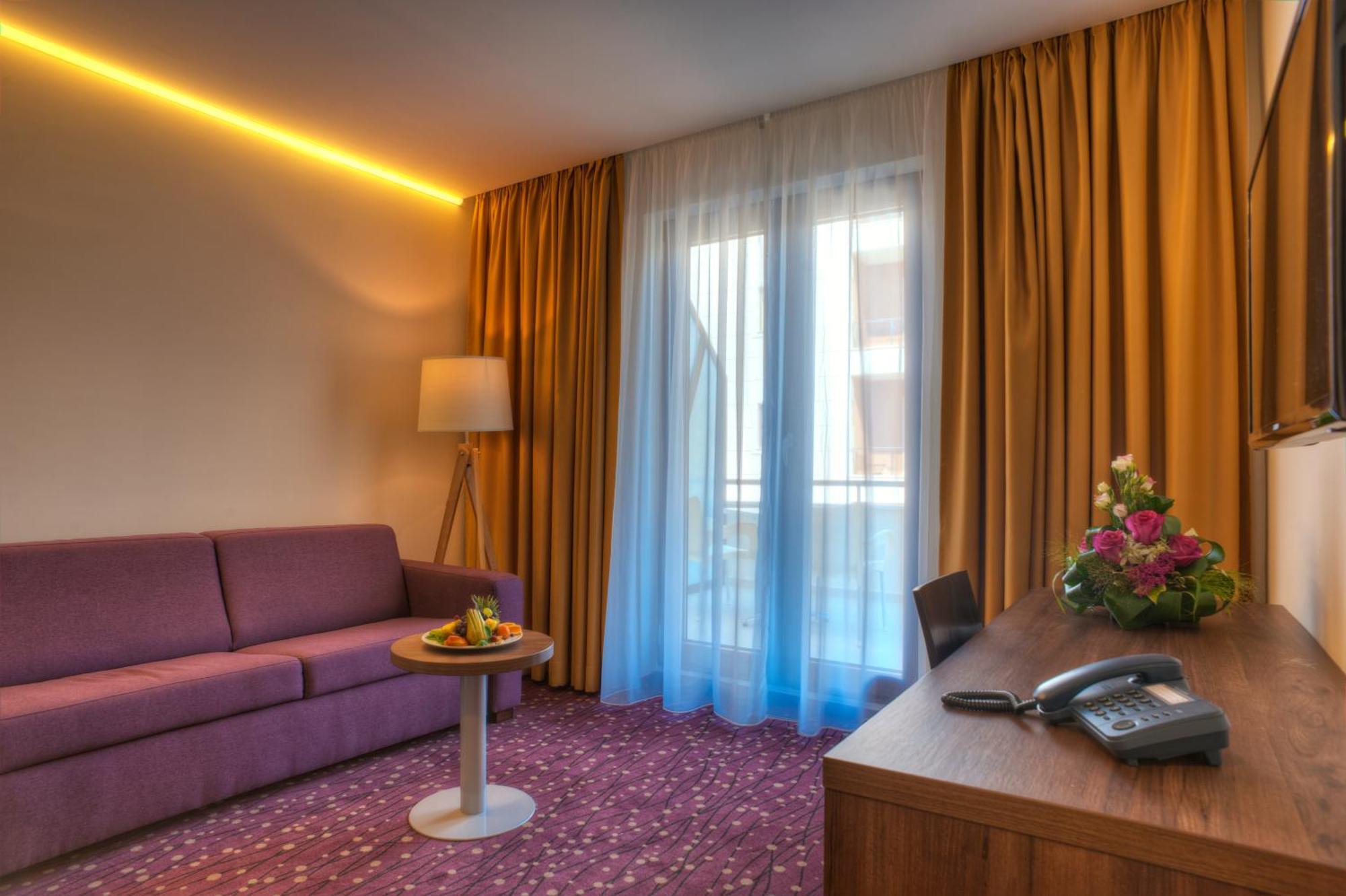 Hotel Pine Tivat Exterior photo