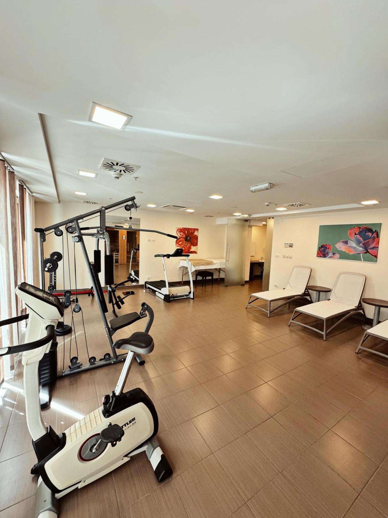 Hotel Pine Tivat Exterior photo